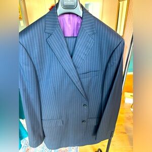 Paul Betenly Filarte navy blue pin stripe suit — jacket: 46R — pants 41R